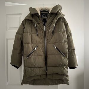 “Upper East Side” Puffer Coat Size M